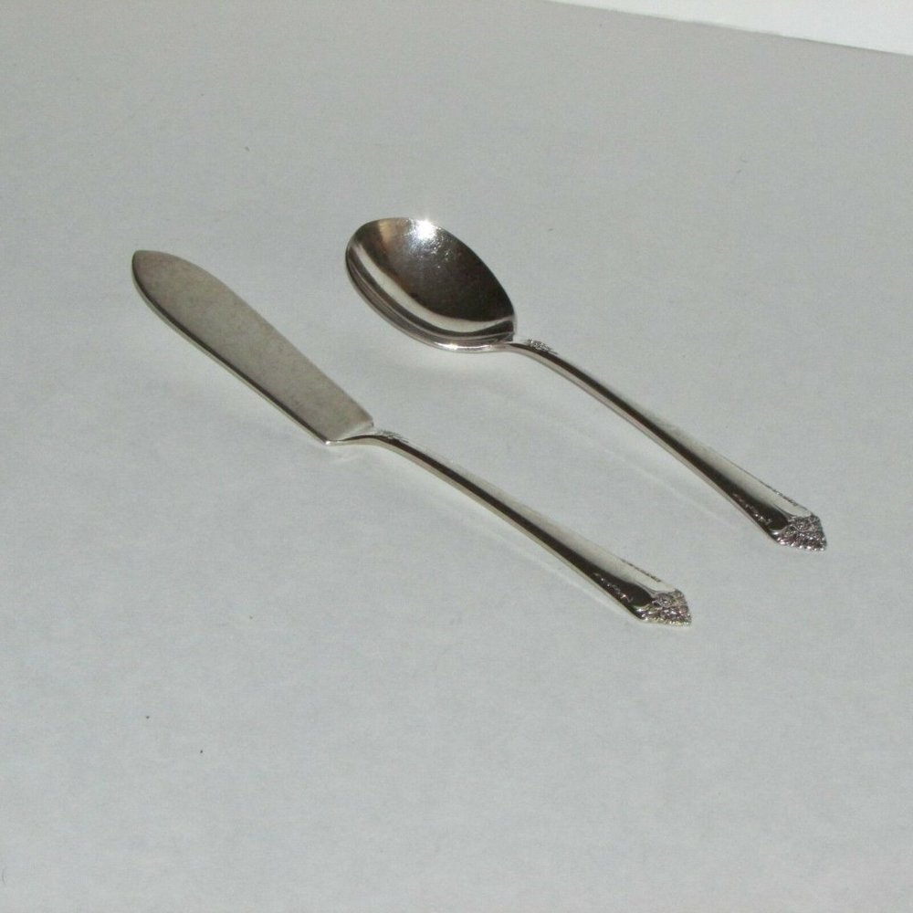 Vintage Starlight Silver Plate Butter Knife & Sugar Spoon Rogers International